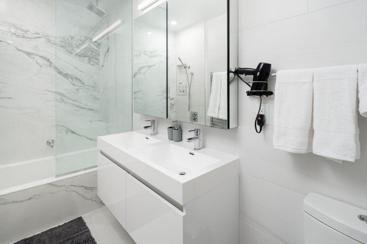 Pangsapuri Stylish Penthouse With Ceiling To Floor Windows New York
