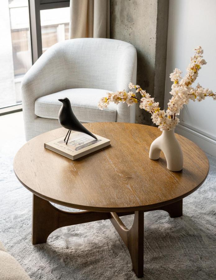 Stylish Penthouse With Ceiling To Floor Windows Pangsapuri New York
