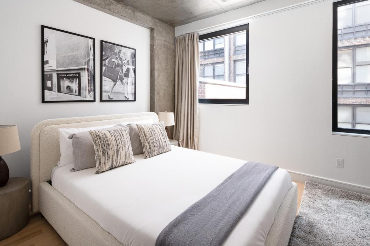 Stylish Penthouse With Ceiling To Floor Windows Pangsapuri New York